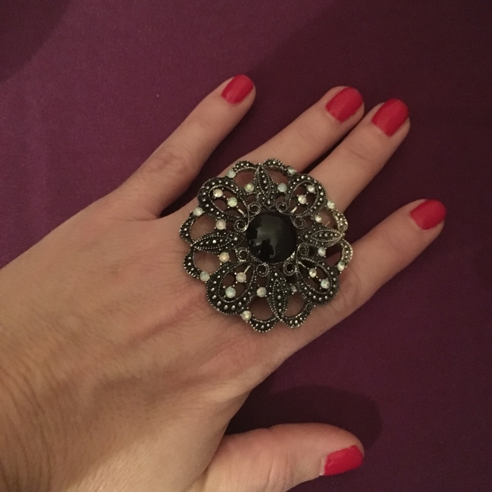 Wholesale Lot of Brooch Style Bling Rings